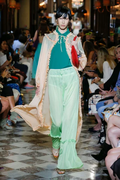 Look 44